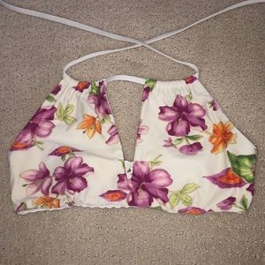 Frankie’s bikinis top!